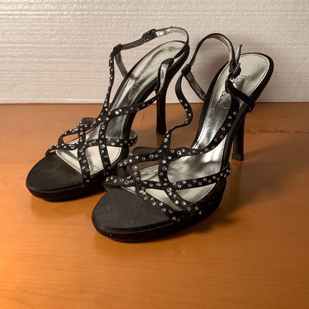 The touch of Nina Dressy rhinestone strap ply heels. 4 1/2 heel. Worn once 7 1/2